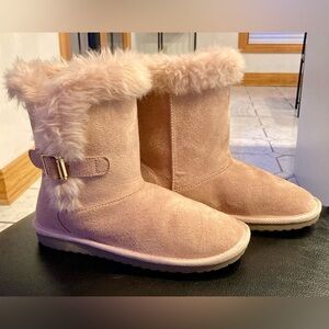 Girls Faux Suede Chalet Boots with Buckle Detail&Faux Fur Trim-Soft Rose Pink